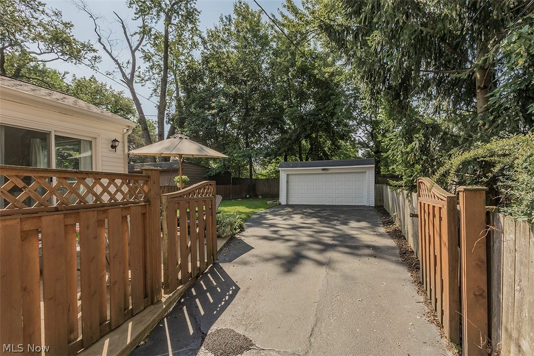 3894 Bushnell Road Cleveland, OH 44118 - Photo 33 of 35 Gallery Image 33