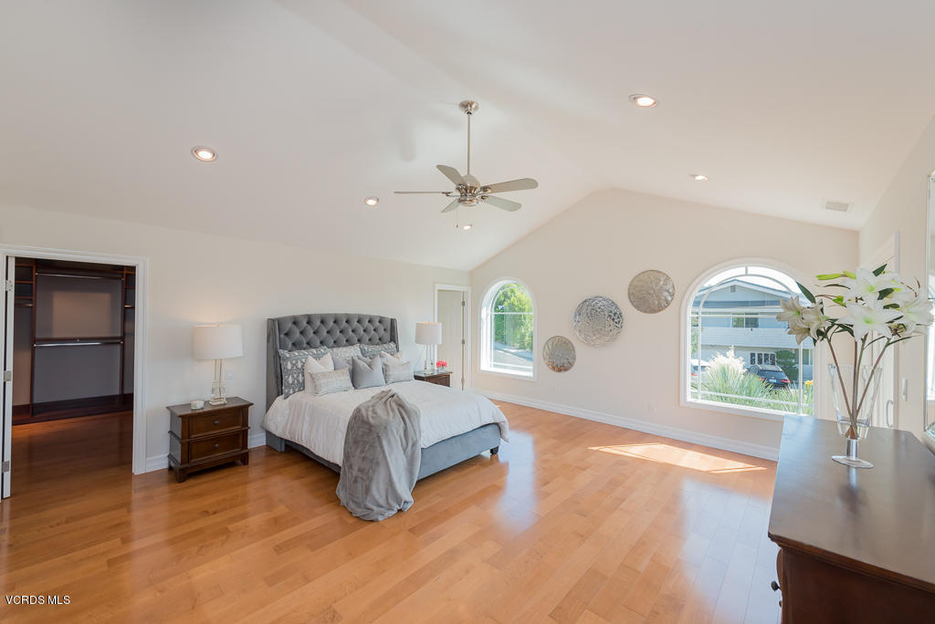 20145 Ruston Road Woodland Hills, CA 91364 - Photo 33 of 54 Upstairs Master