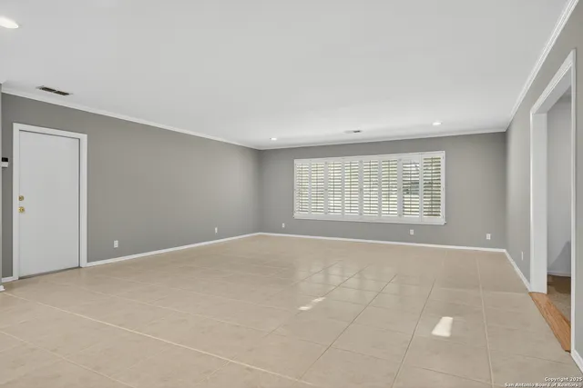 $475,000 | 120 Herweck Drive, Castle Hills, TX 78213