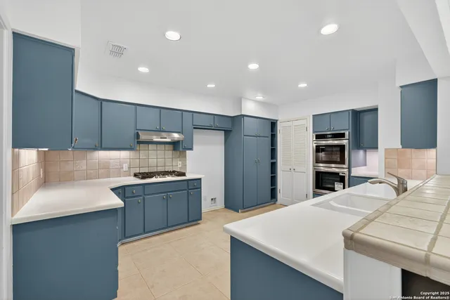 $475,000 | 120 Herweck Drive, Castle Hills, TX 78213