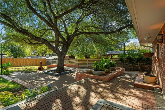 $475,000 | 120 Herweck Drive, Castle Hills, TX 78213