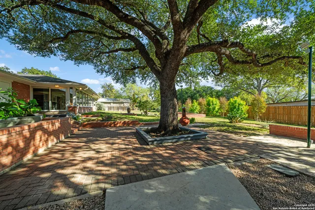 $475,000 | 120 Herweck Drive, Castle Hills, TX 78213