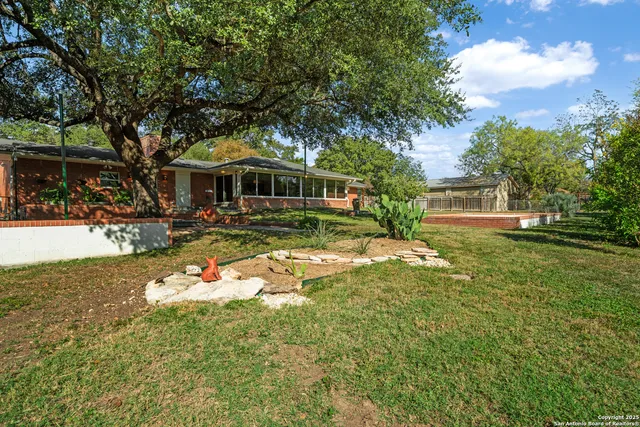 $475,000 | 120 Herweck Drive, Castle Hills, TX 78213
