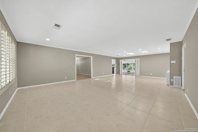 $475,000 | 120 Herweck Drive, Castle Hills, TX 78213