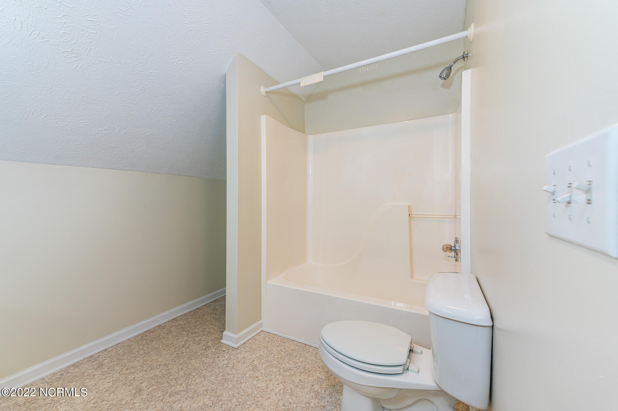 130 Meeting House Road Southern Pines, NC 28387 - Photo 19 of 35 Upstairs Bath