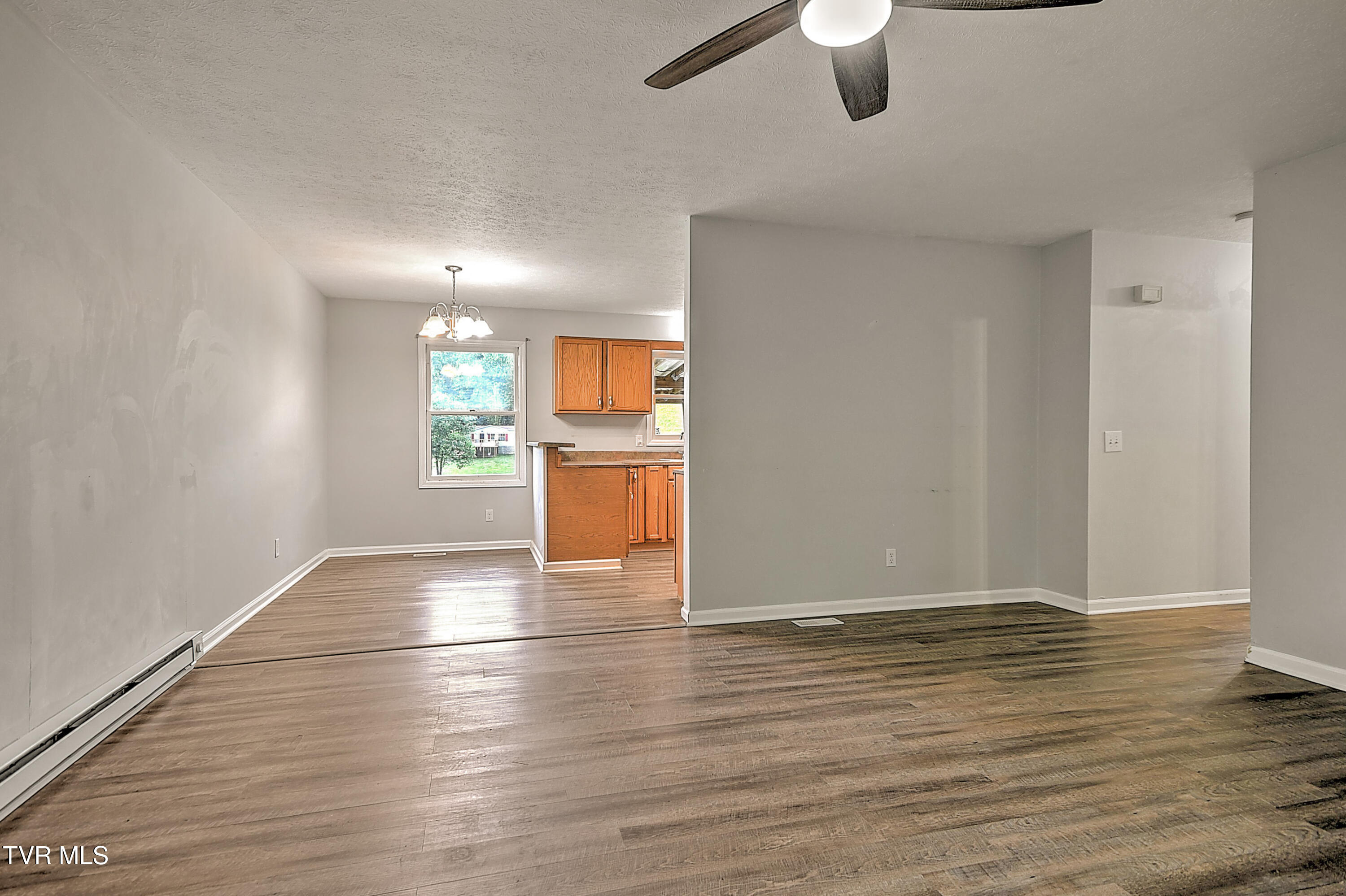 1117 Hunting Hill Road Piney Flats, TN 37686 - Photo 8 of 30 18530554-90F5-4CF1-9F98-C86AF622C22C