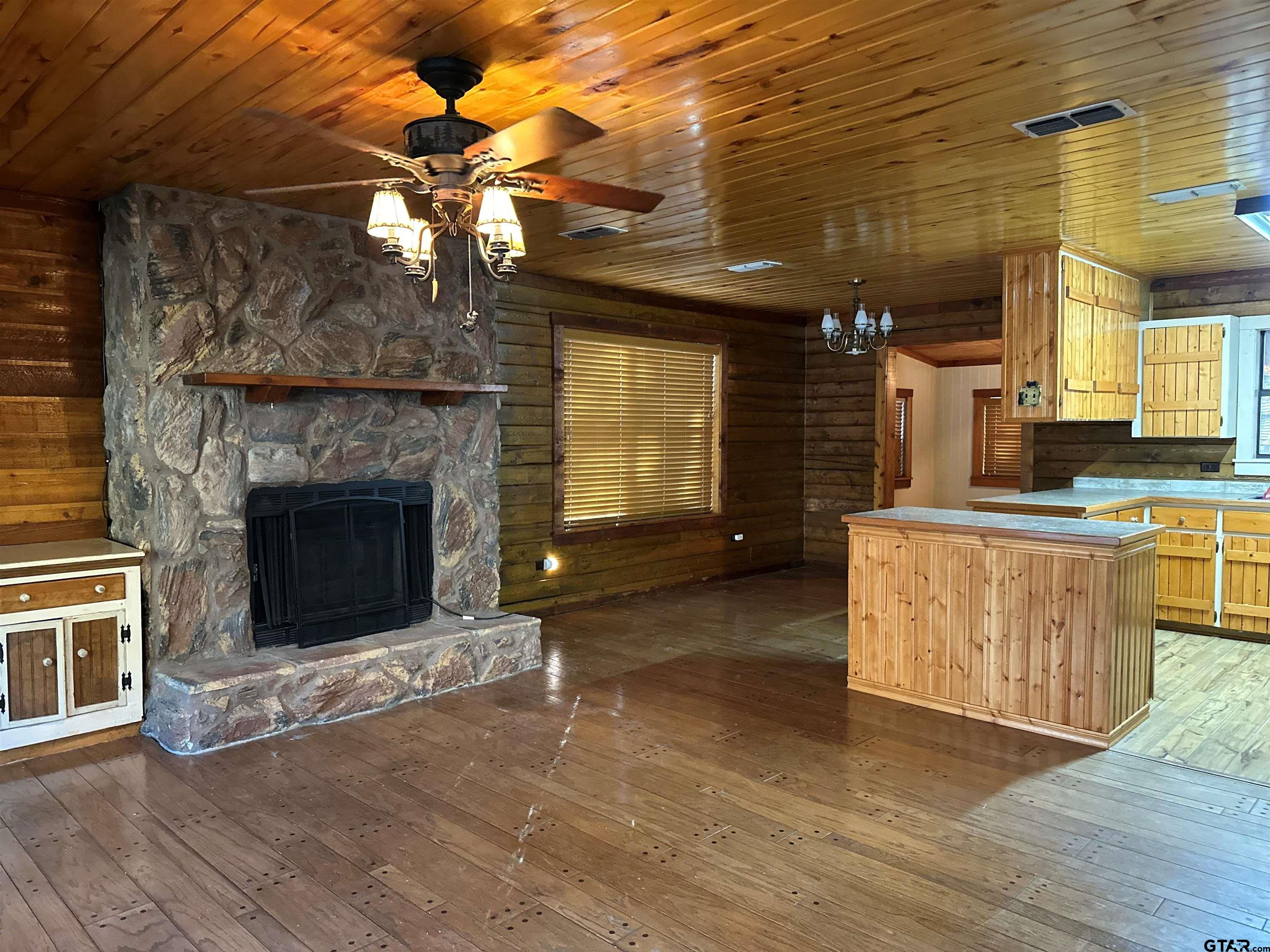 7315 Neches Street Athens, TX 75752 - Photo 3 of 23