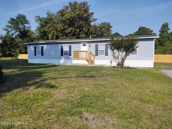 $1,250 | 1007 10th Street, Midway Park, NC 28544