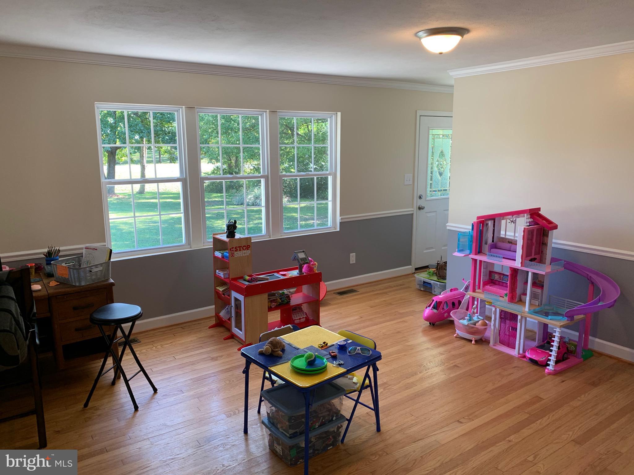 23889 Point Lookout Road Leonardtown, MD 20650 - Photo 14 of 20 Family room