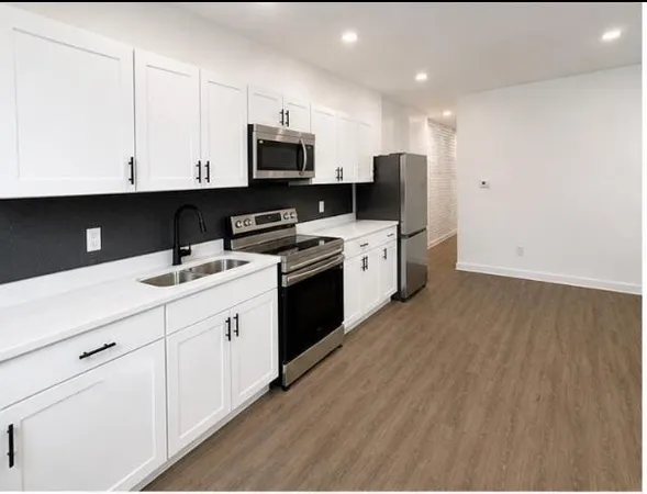 $1,200 | 411 St Clair Avenue, Unit 409, Columbus, OH 43203