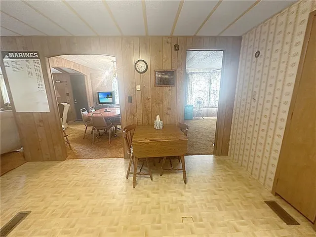 $190,000 | 796 Southeast 1051st Road, Deepwater, MO 64740