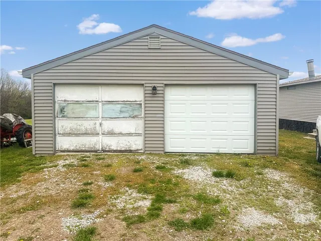$190,000 | 796 Southeast 1051st Road, Deepwater, MO 64740