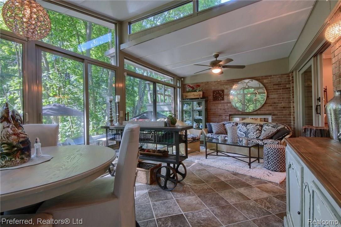 8039 Ridge Road Canton, MI 48187 - Photo 25 of 49 Sunroom.jpg