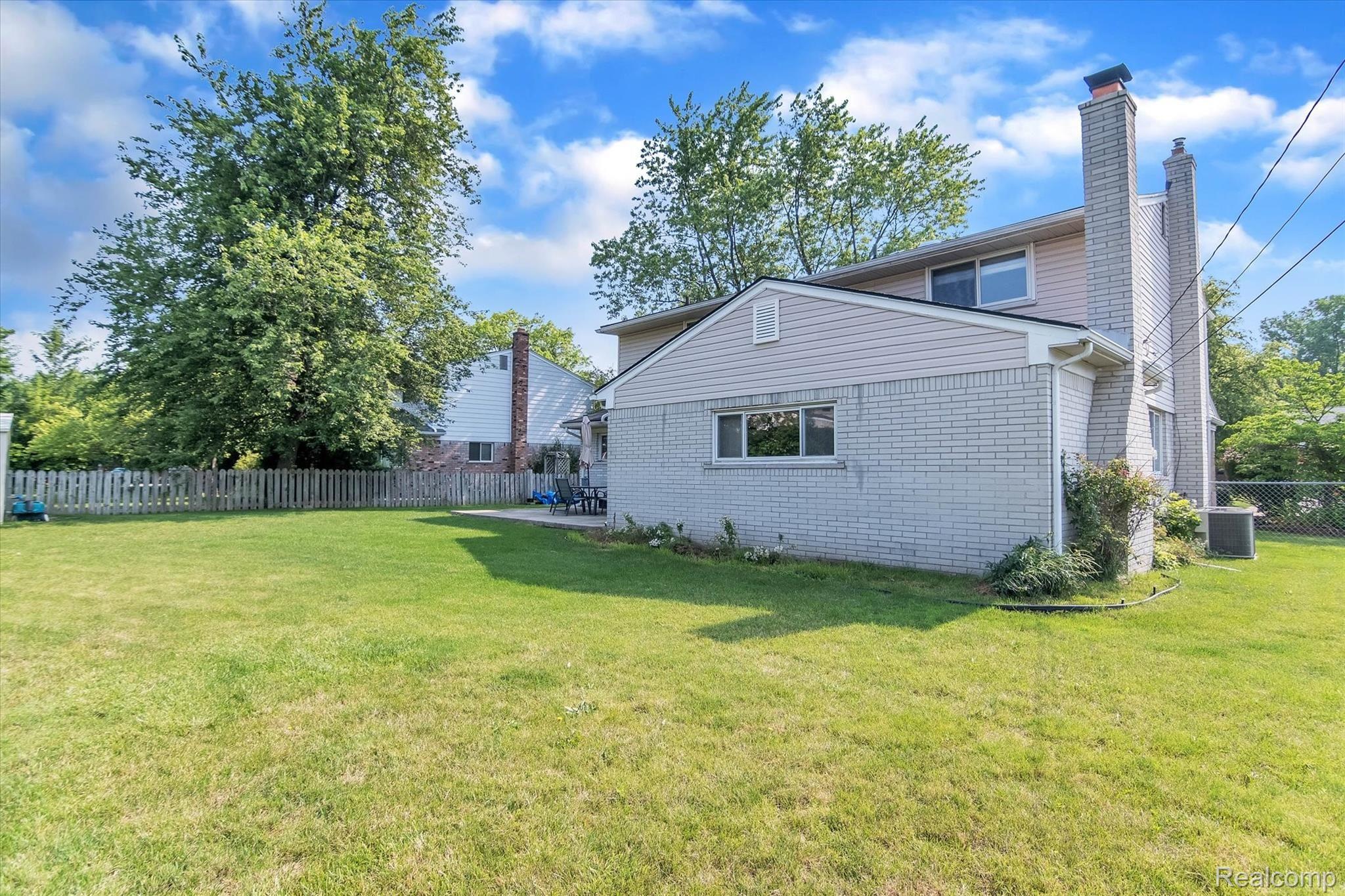 16717 Wayne Road Livonia, MI 48154 - Photo 40 of 42 40-16717 Wayne Rd-WindowStill-Real-Estate-Photography-40.jpg