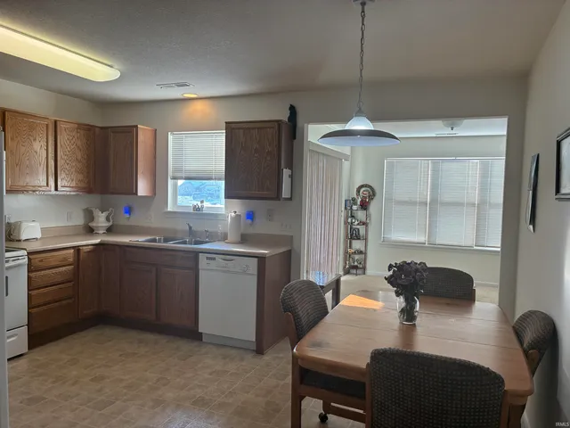 $224,500 | 1570 Greenfield Lane, Bluffton, IN 46714