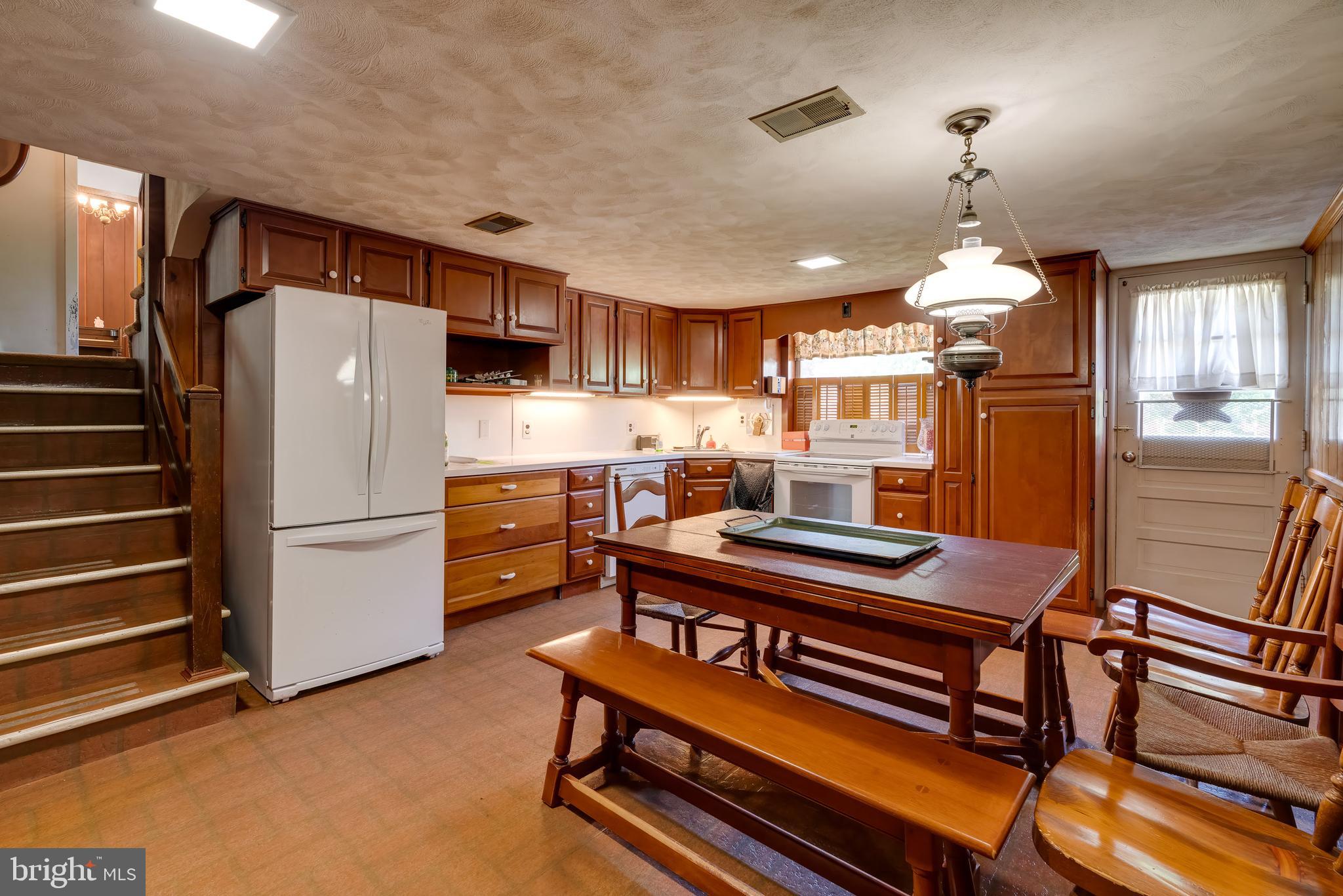 592 Greendale Road York, PA 17403 - Photo 11 of 49 Gallery Image 11