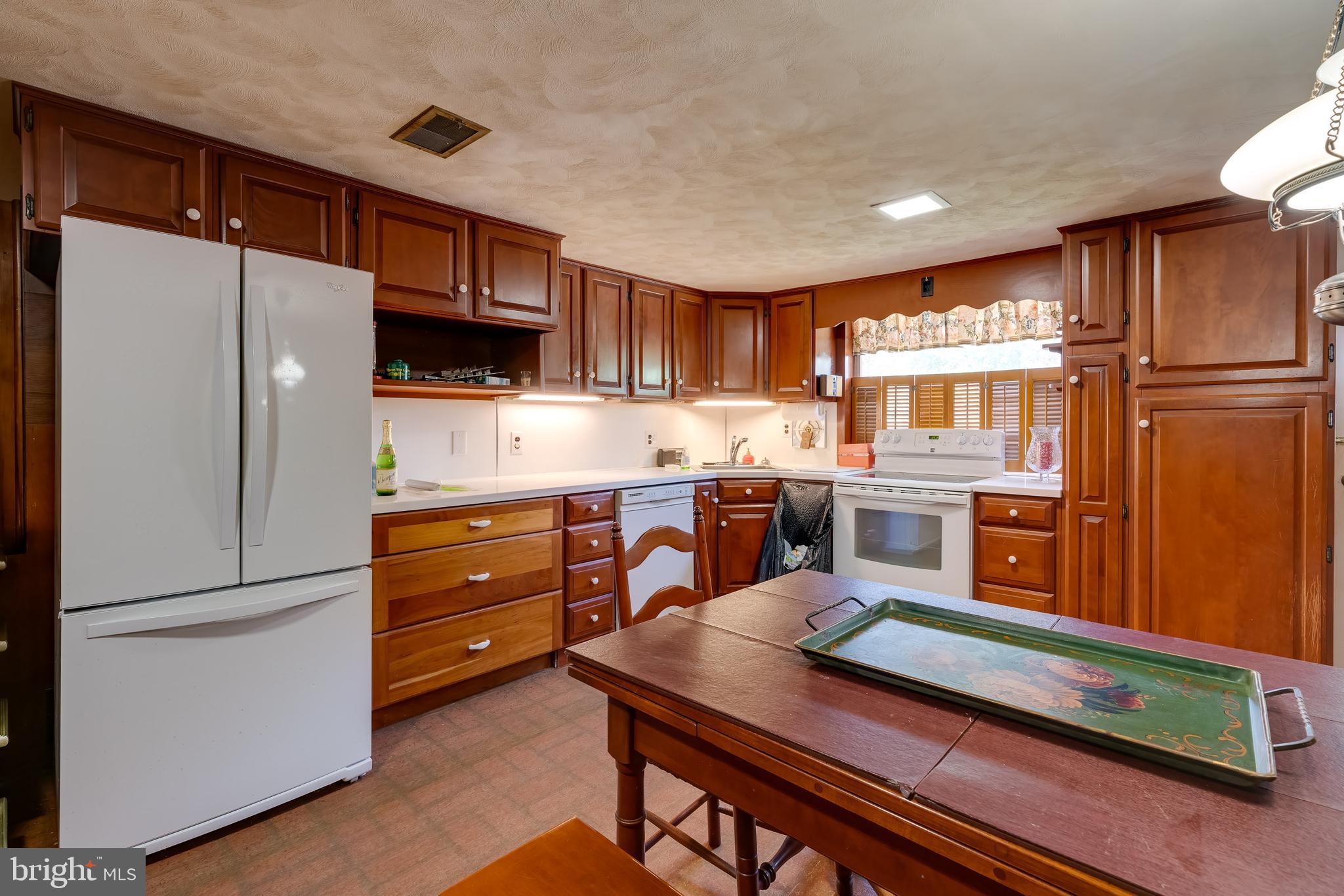 592 Greendale Road York, PA 17403 - Photo 12 of 49 Gallery Image 12