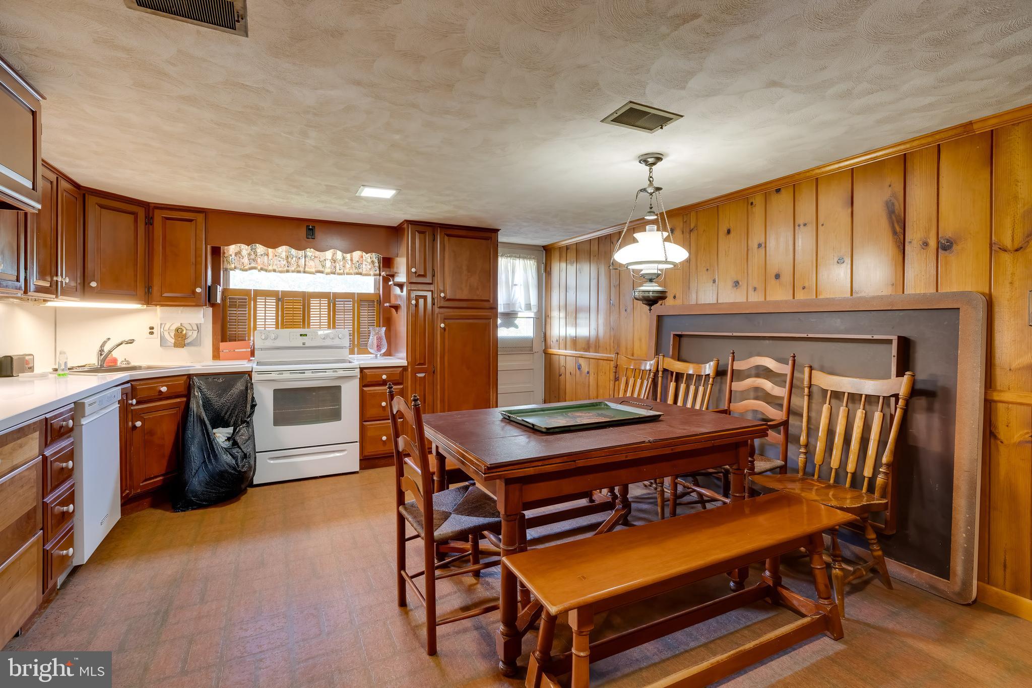 592 Greendale Road York, PA 17403 - Photo 16 of 49 Gallery Image 16