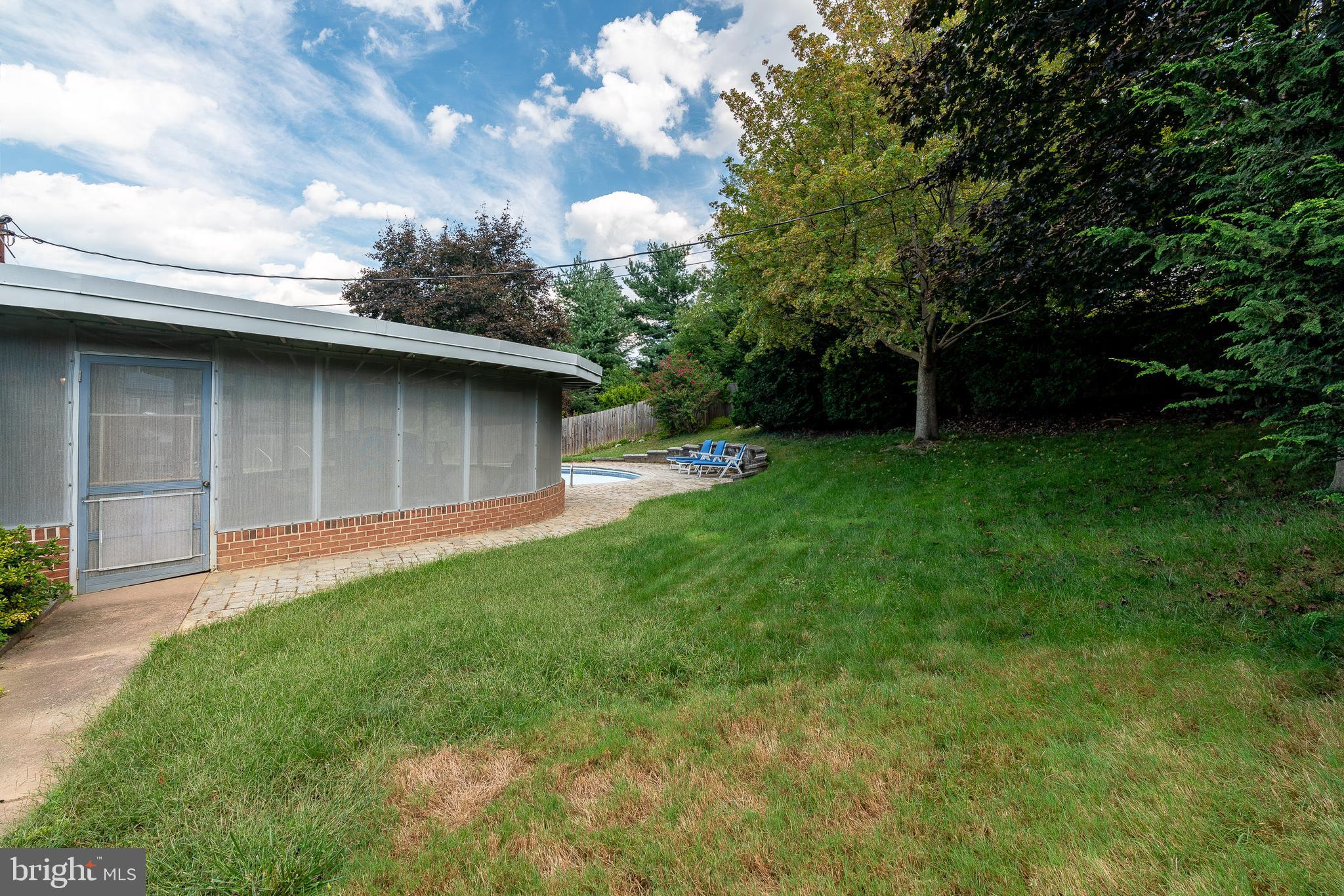 592 Greendale Road York, PA 17403 - Photo 5 of 49 Gallery Image 5