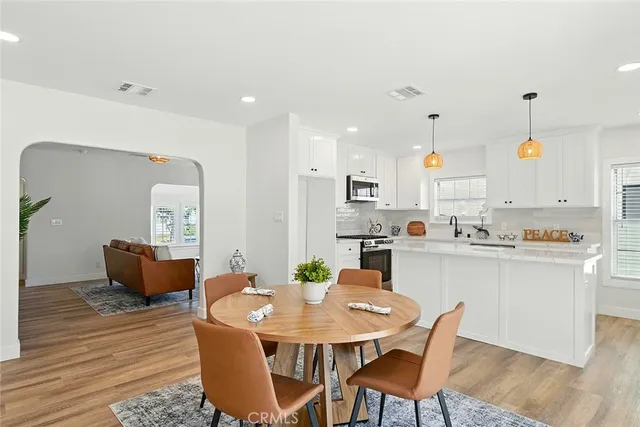 $899,900 | 2206 West 78th Street, Inglewood, CA 90305