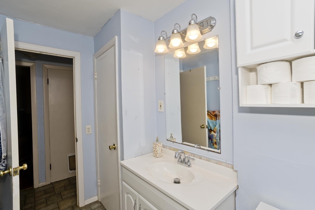 93 Moss Road Springfield, MA 01119 - Photo 29 of 40