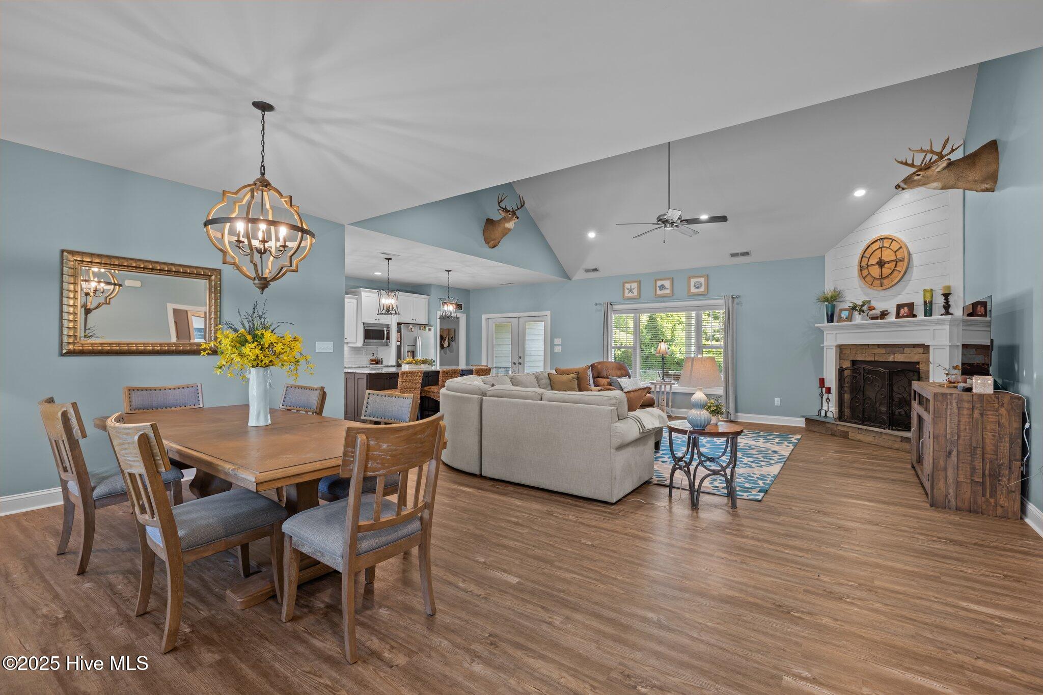 3607 Country Club Road Morehead City, NC 28557 - Photo 9 of 50 Great Room