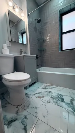 $2,000 | 4055 South Calumet Avenue, Unit 2S, Chicago, IL 60653