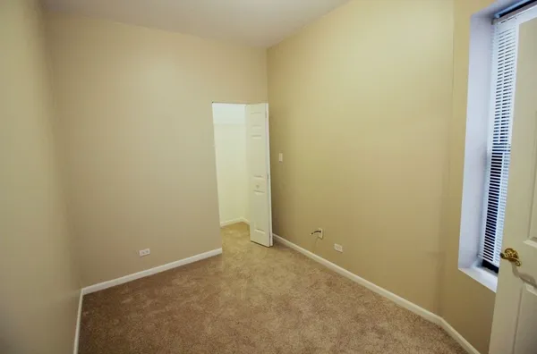 $2,000 | 4055 South Calumet Avenue, Unit 2S, Chicago, IL 60653