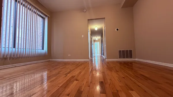 $2,000 | 4055 South Calumet Avenue, Unit 2S, Chicago, IL 60653