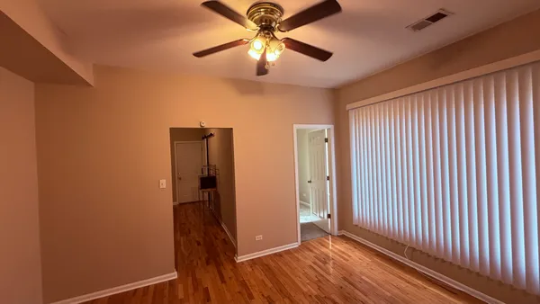 $2,000 | 4055 South Calumet Avenue, Unit 2S, Chicago, IL 60653