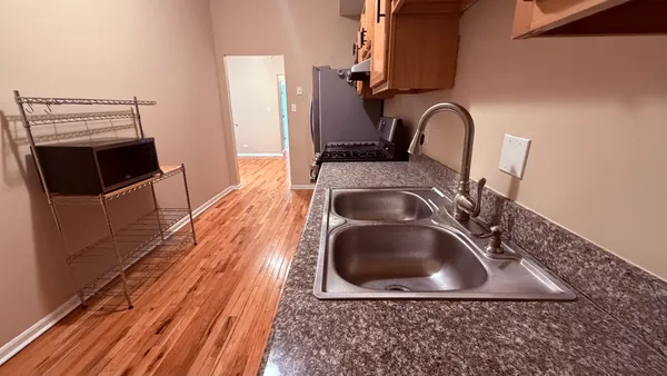 $2,000 | 4055 South Calumet Avenue, Unit 2S, Chicago, IL 60653