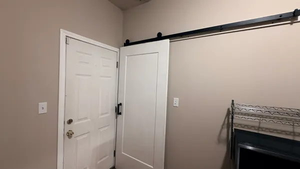 $2,000 | 4055 South Calumet Avenue, Unit 2S, Chicago, IL 60653