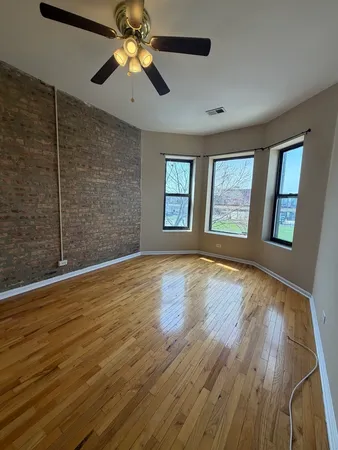 $2,000 | 4055 South Calumet Avenue, Unit 2S, Chicago, IL 60653