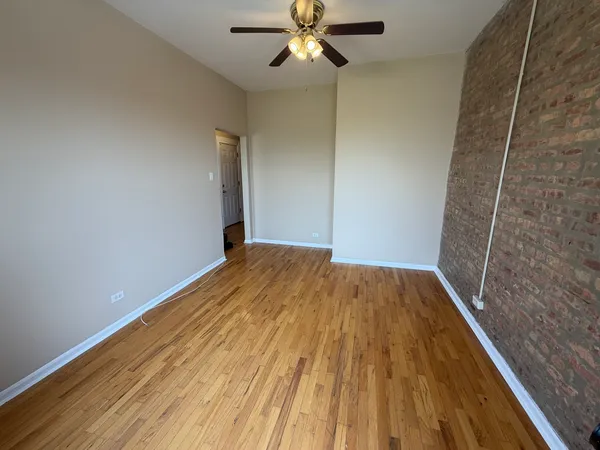 $2,000 | 4055 South Calumet Avenue, Unit 2S, Chicago, IL 60653