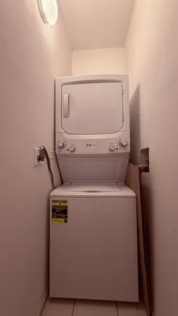 $2,000 | 4055 South Calumet Avenue, Unit 2S, Chicago, IL 60653