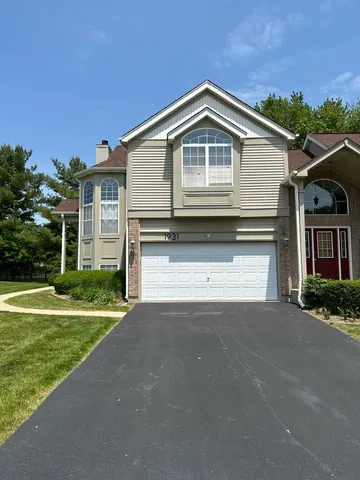 $2,900 | 1931 Tamahawk Lane, Naperville, IL 60564