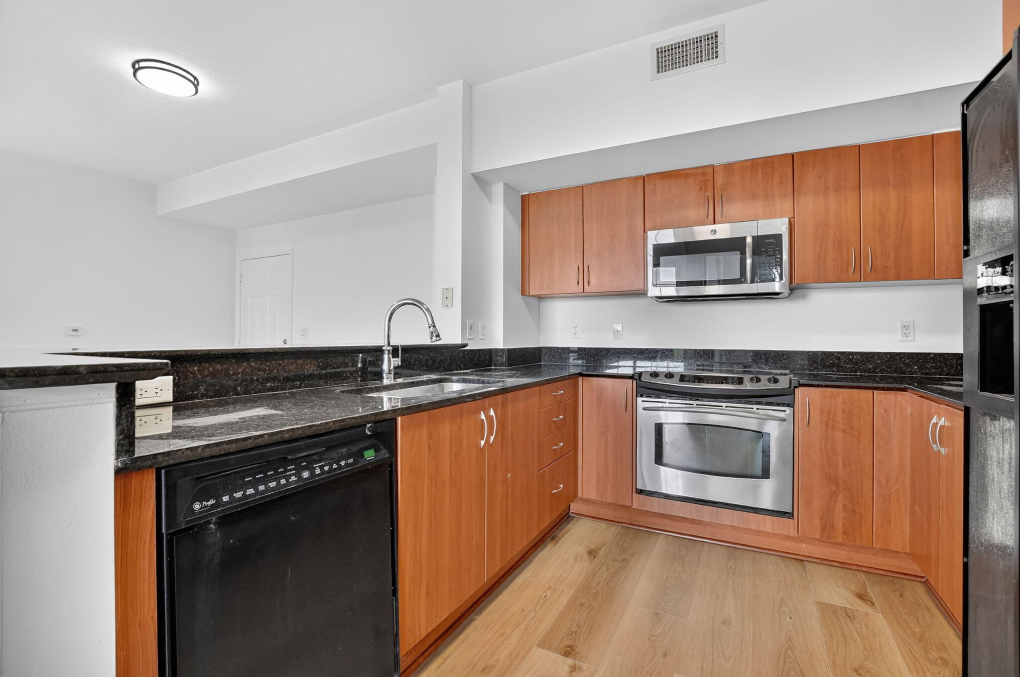 233 South Federal Highway, Unit 623 Boca Raton, FL 33432 - Photo 9 of 37 10-web-or-mls-DSC_2283
