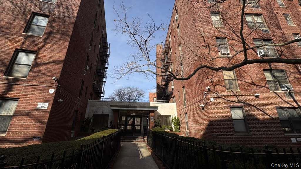 141-05 Pershing Crescent, Unit 416 Queens, NY 11435 - Photo 15 of 17