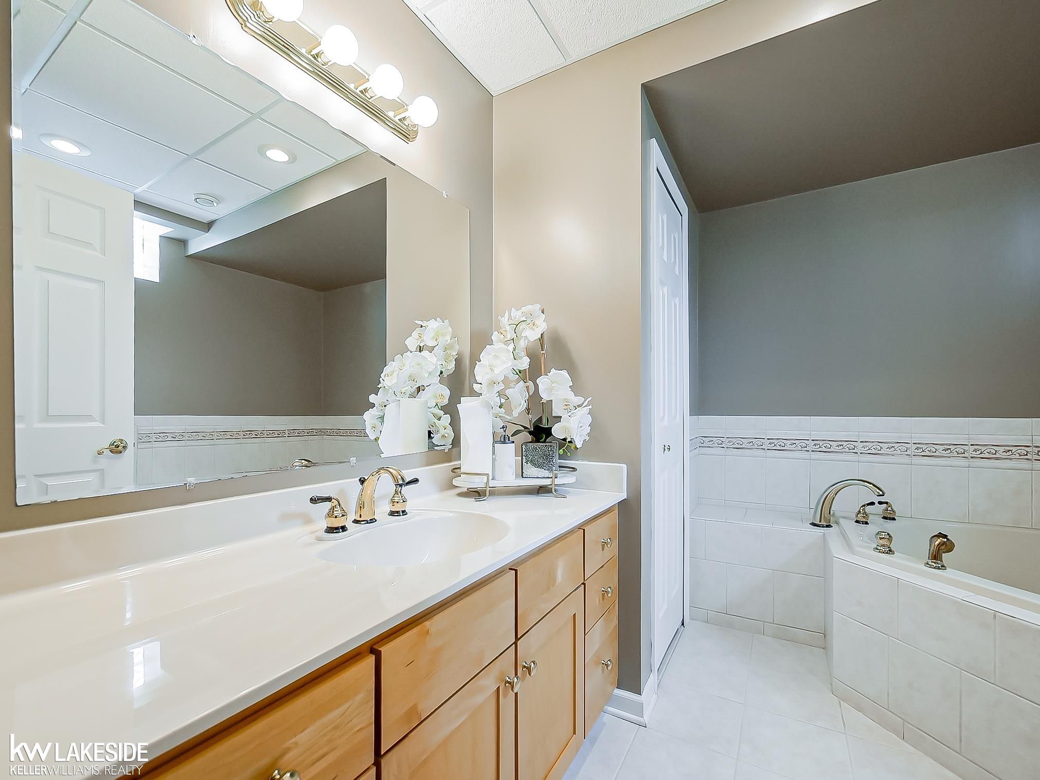 2058 Reagan Drive Rochester Hills, MI 48309 - Photo 47 of 68