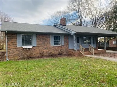$1,495 | 108 Wilson Street, Yadkinville, NC 27055