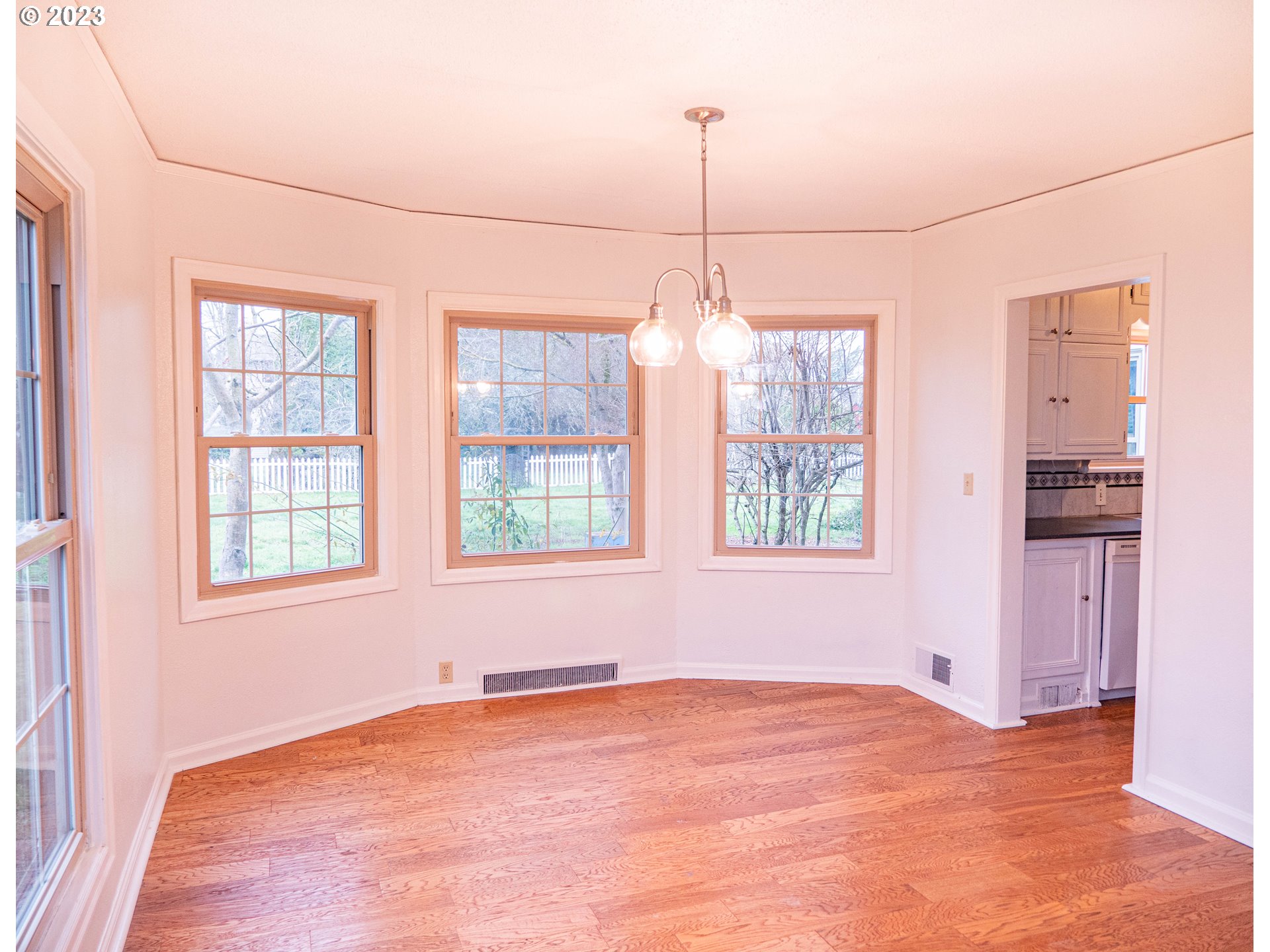 330 Wheeler Street Lebanon, OR 97355 - Photo 5 of 39 Gallery Image 5