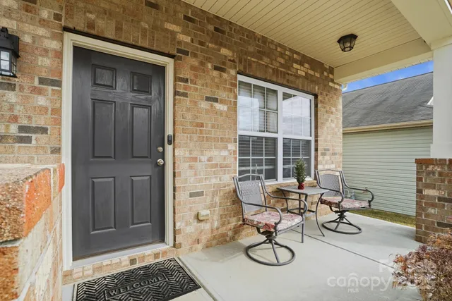 a view of entryway with livingroom and furniture