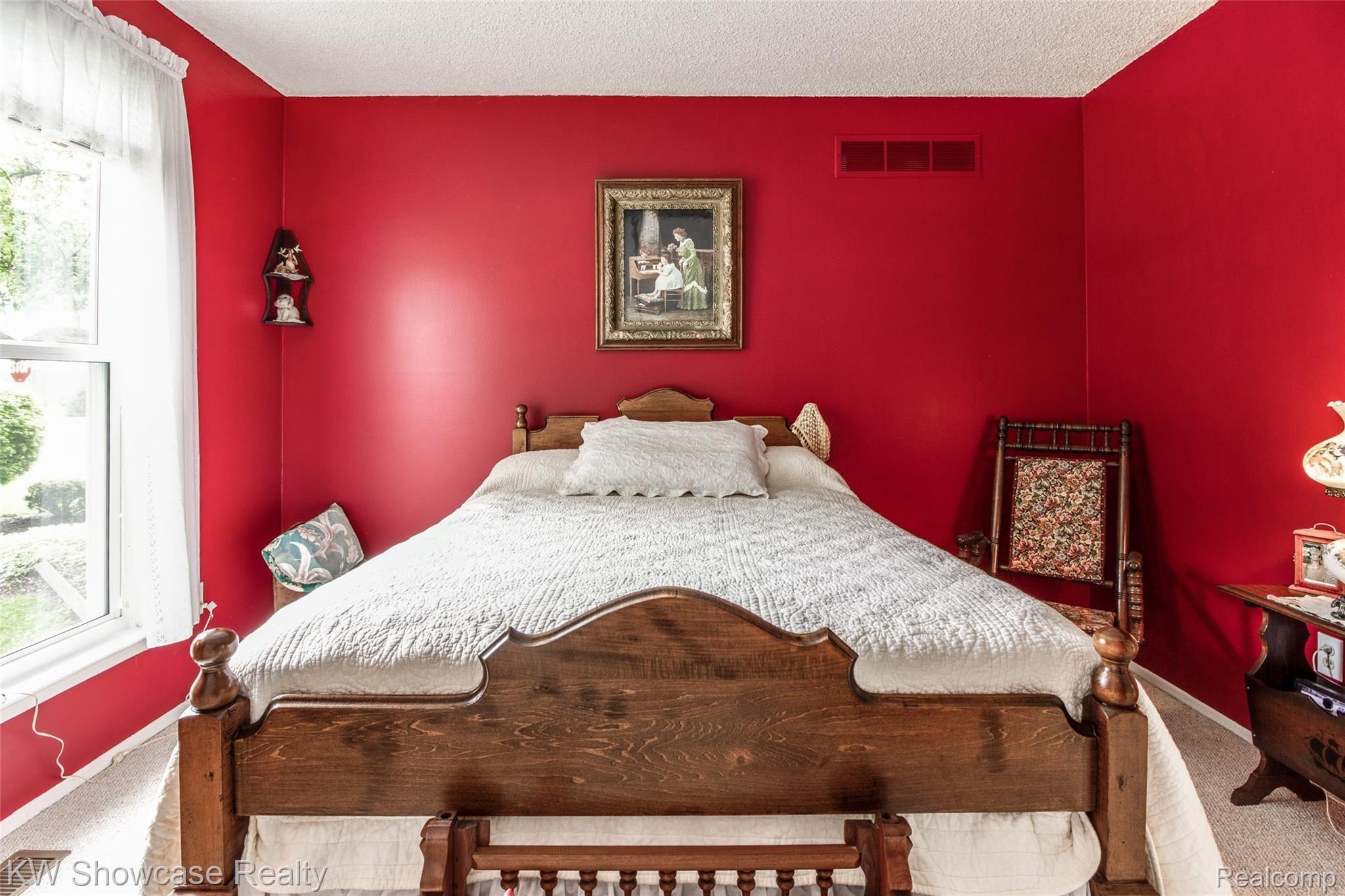 998 Hadley Road Rochester, MI 48307 - Photo 30 of 42 Interiors (21 of 34).jpg