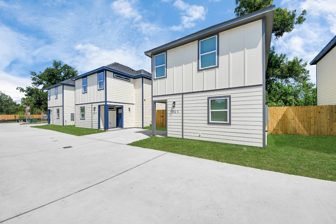 7312 Wileyvale Road, Unit D Houston, TX 77016 - Photo 2 of 34