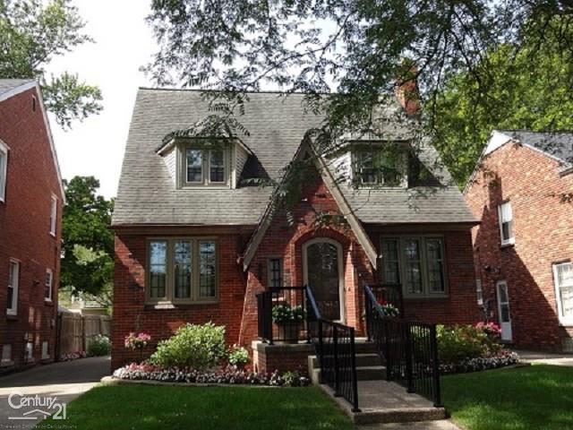 425 Moran Road Grosse Pointe Farms, MI 48236 - Photo 1 of 19