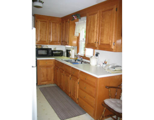 28 Kenway Drive Springfield, MA 01104 - Photo 8 of 8 Gallery Image 8