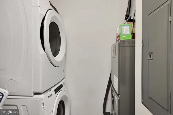 a close up view of a washer and dryer