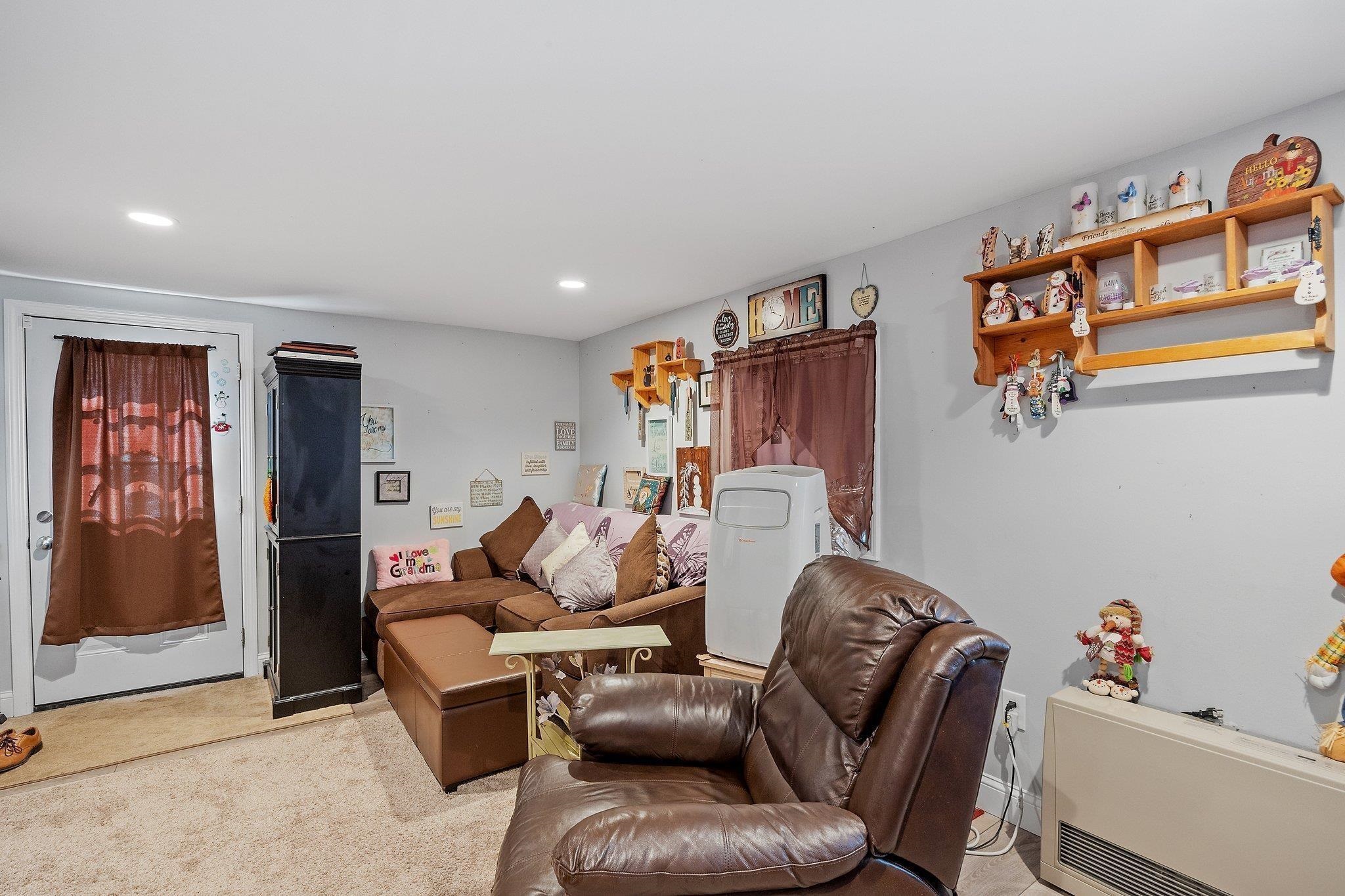 45 Hanson Street Rochester, NH 03867 - Photo 19 of 40