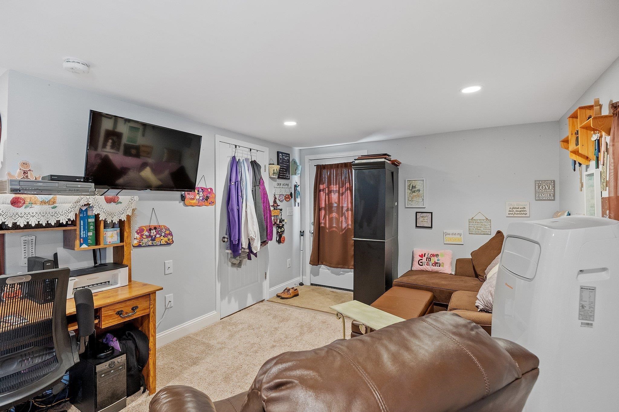 45 Hanson Street Rochester, NH 03867 - Photo 22 of 40