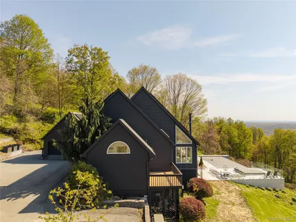 $1,750,000 | 704 Mountain Road, Middletown, NY 10940